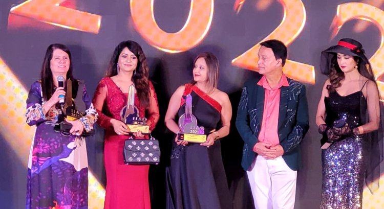 Sanjay and Binaiferr Kohli's 'Bhabiji Ghar Par Hai rocks at International Iconic Awards 2022!