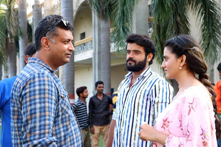 प्रदीप के शर्मा कैंप में  निर्देशक रजनीश मिश्रा की वापसी : अक्षरा सिंह और राहुल शर्मा को लेकर बना रहे हैं फिल्म डार्लिंग