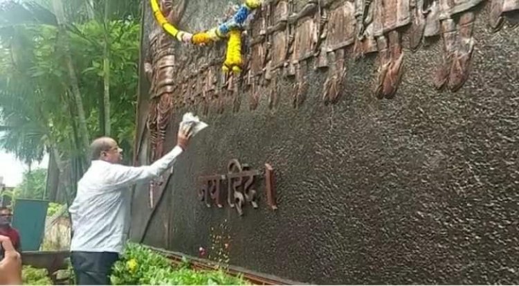 सांसद श्री गोपाल शेट्टी ने महापुरुषों की प्रतिमा की स्वयं सफाई करके समाज को दिया प्रेरक संदेश....