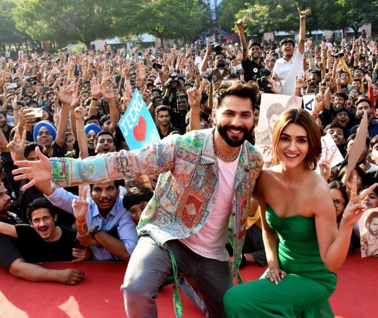 Fans go gaga as Varun and Kriti rock the country in massive promotion tour