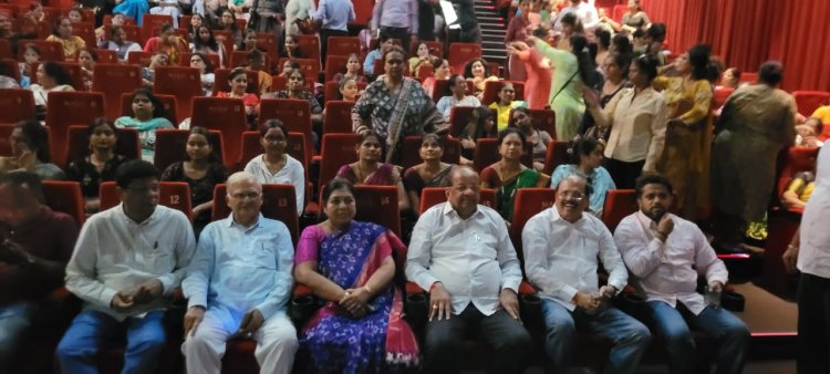 सांसद गोपाल शेट्टी की उपस्थिति में बोरीवली में फिल्म " द केरला स्टोरी " का महिलाओं के लिए मुफ्त शो आयोजित हुआ