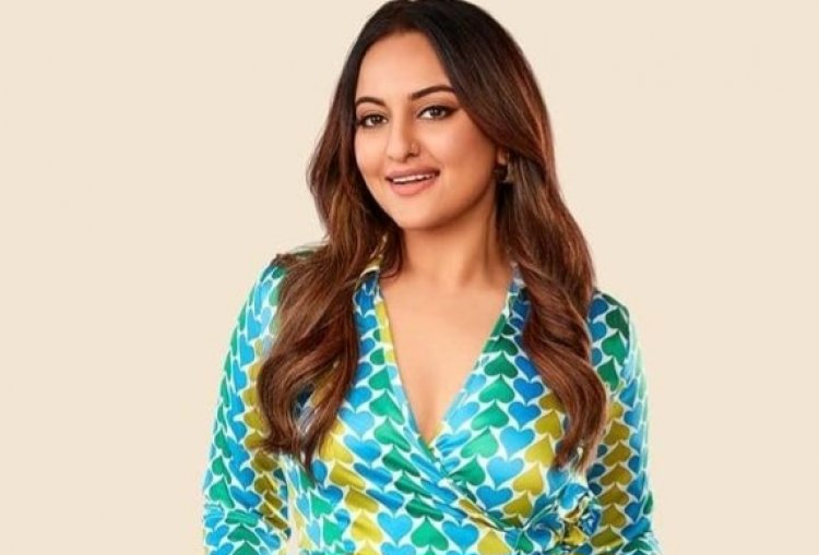 Sonakshi Sinha says " I am a Kohli fan, and they are doing so well, and I have a feeling that the Bangalore team has strong chances !"