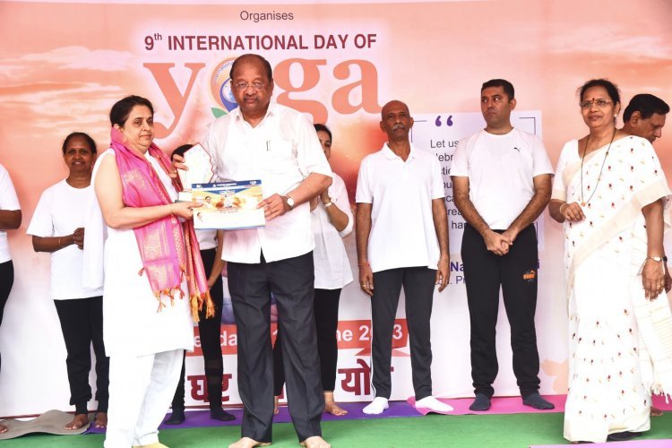 International Yoga Day पर योगमय हुई उत्तर मुंबई : सांसद गोपाल शेट्टी ने भी किया योग