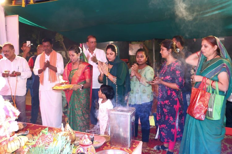 Young Stars Navratra Mandal  द्वारा अंधेरी में दुर्गा पूजा और गरबा महोत्सव का भव्य आयोजन