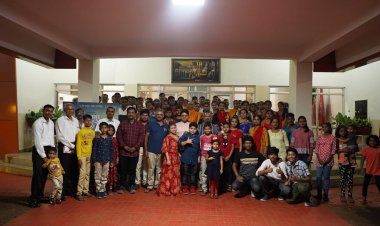 जवानांनी पाहिला 'भारत माझा देश आहे' 