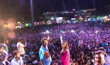 Fans go berzerk over the BhoolBhulaiyaa2 stars