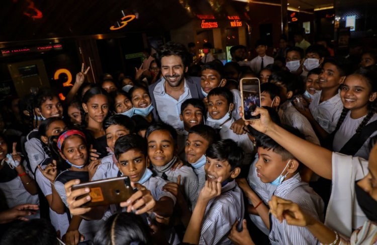 Kartik Aaryan and Bhushan Kumar host a special screening of Bhool Bhulaiyaa 2 for kids