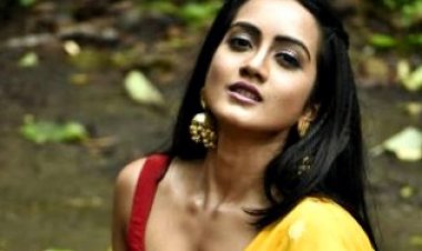 फिल्म 'नोबडी' में अमिका का धमाकेदार आइटम नंबर !