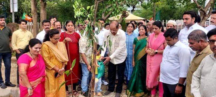 लोकमान्य तिलक जयंती पर सांसद श्री गोपाल शेट्टी द्वारा पौधारोपण