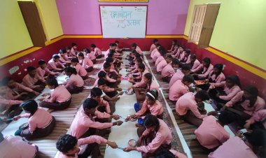 विद्यालय में सामूहिक रक्षा बंधन बना एक मिसाल