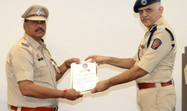 सीनियर पी आय श्री मिलिंद देसाई को मिला बेस्ट डिटेक्शन अवार्ड