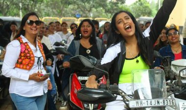 'समायरा'सोबत पुण्यातील महिलाही बाईकवर स्वार ....
