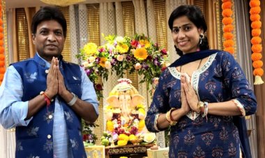 GANESHOTAV : एक्टर कॉमेडियन सुनील पाल के घर श्री गणेश जी की दिव्य मूर्ति का दर्शन करने उमड़ा बॉलीवुड