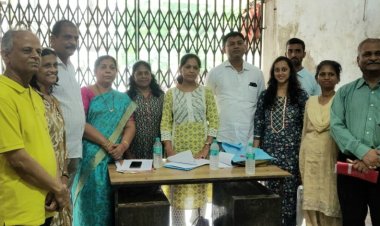 आधार कार्ड और वोटर कार्ड लिंक करने के लिए बोरीवली में लगा शिविर