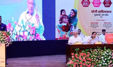 यू पी के मुख्यमंत्री योगी श्री आदित्यनाथ ने 700 आंगनबाड़ी केंद्रों का किया लोकार्पण ...