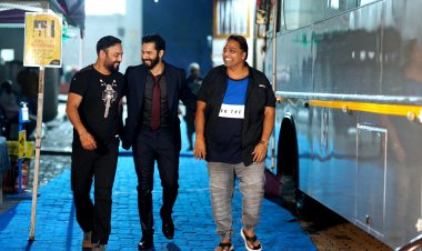 VarunDhawan looks sharp  as he gets spotted with Director Amar Kaushik and Ganesh Acharya