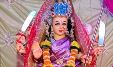 कविता : हे अंबे शक्ति हमें देना इतना