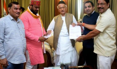 रामलीलाओं को सरकार से अनुदान दिलाने की मांग लेकर राज्यपाल से मिला प्रतिनिधि मंडल