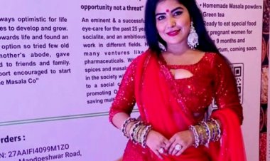 SPOTTED : Film FAN And KAANCHALI Fame  Actress Shikha Malhotra Spotted At BMB Navratri Mahotsav " Dhoom Macha Le "