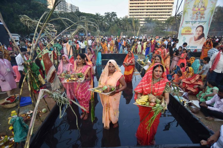 Devotees concludes the Chhath festival by offering Argha to the rising sun on the bank of the holy Bagmati river. In an ancient Hindu festival, rituals are performed to thank the sun god for sustaining life on earth. Chhath Puja is a Hindu festival where devotees pray to sun god and offer Prasad and special delicacies at sunset and before sunrise and end their fast by eating 'Prasad' and special delicacies : ( Photo Courtesy - Manish ) 