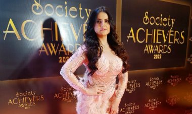 Zareen Khan slays the red carpet at the Society Achievers Awards 2022!!!