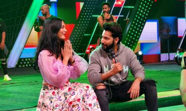 IFFI में वरुण धवन ने एक्ट्रेस रुपाली सूरी के साथ भेड़िया बनकर लगाई चीख!