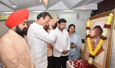 स्व.मुरली देवरा की पुण्यतिथि पर मुम्बई कांग्रेस ने दी भावभीनी श्रद्धांजलि