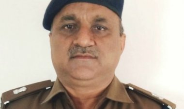 कविता : नेकी की दीवार....