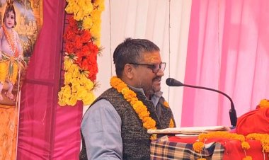 जौनपुर के गांव पठखौली में श्रीमद्भागवत कथा सुनने उमड़ी भक्तों की भीड़