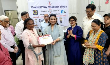 ओसवाल मित्र मंडल के सामाजिक कार्यों की डॉ. मंजू लोढ़ा ने की सराहना 