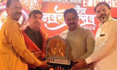 शिवसेना प्रवक्ता शैलेश पांडे "उत्तर भारतीय समाज गौरव सम्मान" से सम्मानित हुए ...