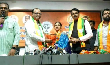 शिवसेना प्रवक्ता शैलेश पांडे एवं पूर्व नगरसेविका स्नेहा शैलेश पान्डे ने थामा भाजपा का दामन ...