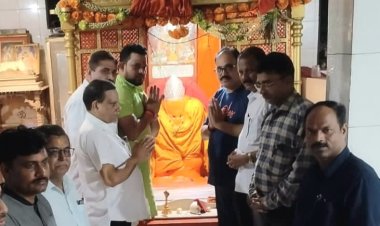 कांग्रेस कार्यकर्ताओं द्वारा दहिसर के हनुमान मंदिर में किया गया हनुमान चालीसा का पाठ