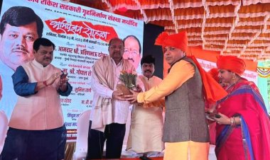 सांसद गोपाल शेट्टी ने किया चारकोप में गृहनिर्माण (पुनर्विकास) कार्य का भूमिपूजन