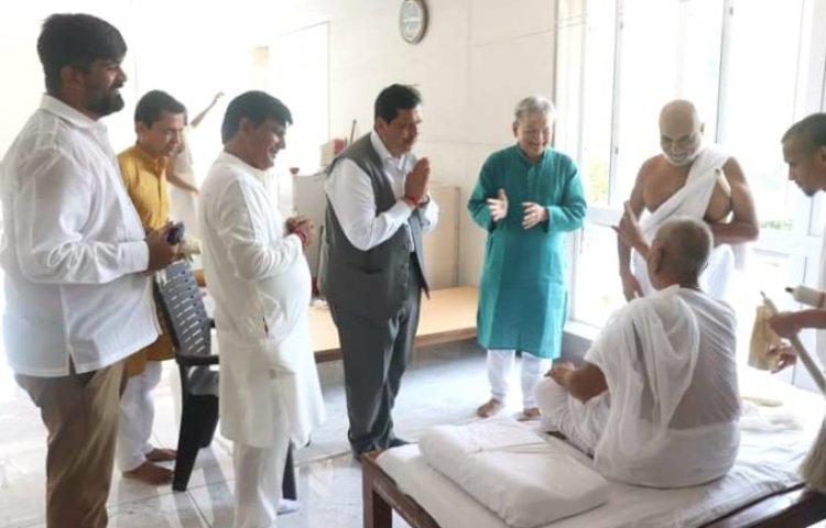 सुमतिनाथ जैन मंदिर में आयोजित प्रतिष्ठा महोत्सव में सम्मिलित हुए पालक मंत्री मंगलप्रभात लोढ़ा