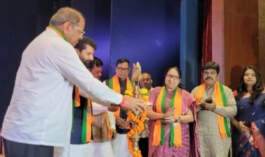 कांदिवली में उत्तर मुंबई भाजपा आयोजित प्रबुद्ध वर्ग सम्मेलन में सांसद गोपाल शेट्टी ने की शिरकत ...