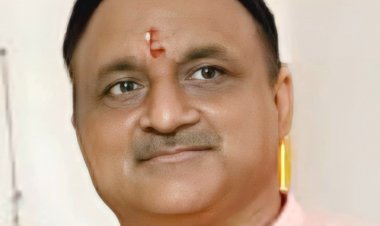 कविता : इस सावन में भी....!