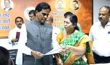 दहिसर स्टेशन के सौंदर्यीकरण और सुविधाओं की मांग करते हुए विधायक मनीषाताई चौधरी ने रेल राज्य मंत्री को सौंपा पत्र