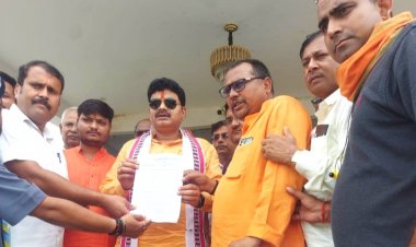 पुरानी पेंशन की बहाली समेत 18 सूत्रीय मांगों के साथ प्राथमिक शिक्षक संघ बदलापुर के पदाधिकारियों ने विधायक को सौंपा ज्ञापन