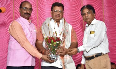 श्री विश्वकर्मा कल्याण मंडल ने आयोजित किया शानदार कवि सम्मेलन