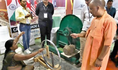 सीएम योगी आदित्यनाथ ने चार दिवसीय अन्तर्राष्ट्रीय कालीन मेला के 45वें संस्करण का किया शुभारंभ