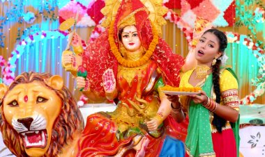 वर्ल्डवाइड रिकॉर्ड्स से जारी हुआ प्रियंका सिंह और माही श्रीवास्तव का पहला देवी गीत 'निमिया की डाढ़ मइया' 