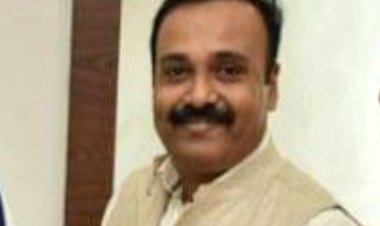 उत्तर भारतीय भवन के गेस्ट हाउस में कैंसर पीड़ित कक्ष के लिए संजय सिंह ने दिया 5 लाख का चेक