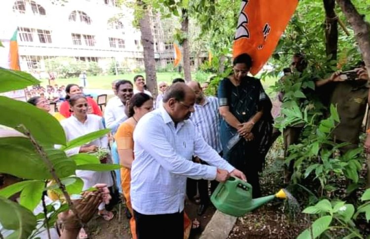 नरवणे हाईस्कूल में पौधारोपण : सांसद गोपाल शेट्टी ने भी पौधे लगाकर किया सबको जागरूक