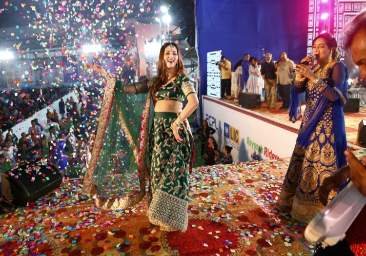   &TV : Anita Bhabi, aka Vidisha Srivastava, immerses herself in Navratri’s festive spirit !