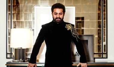 मैन ऑफ मासेस एनटीआर जूनियर के प्रशंसक ने अभिनेता के नाम वाली ईंटों से बनाया घर !