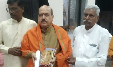 कल्याण के श्रीराम कथा ज्ञानयज्ञ में संस्था 'सृजन' ने समाजसेवी मुरलीधर तिवारी को किया सम्मानित ...