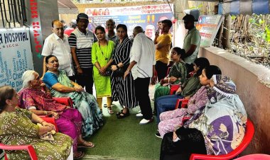 आयुष्मान भारत आरोग्य कार्ड पंजीकरण के लिए डॉ. नरेंद्र कुमार ने लगाया  सहायता शिविर ...