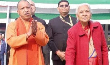 75 वें गणतंत्र दिवस पर लखनऊ स्थित राजभवन में 75 मीटर ऊंचा राष्ट्रीय ध्वज फहराया गया