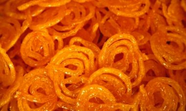 कविता :  जलेबी हूँ मैं ....